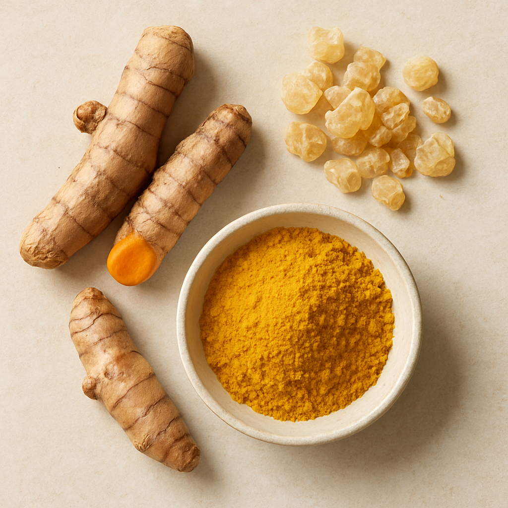 Tuoretta kurkumaa ja boswellia-hartsia vaalealla pinnalla